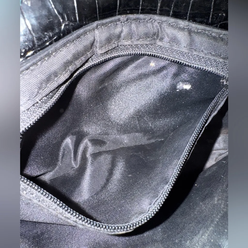 Guess Vintage Y2K Glossy Black Croc Embossed Patent Shoulder Baguette Purse - Image 16