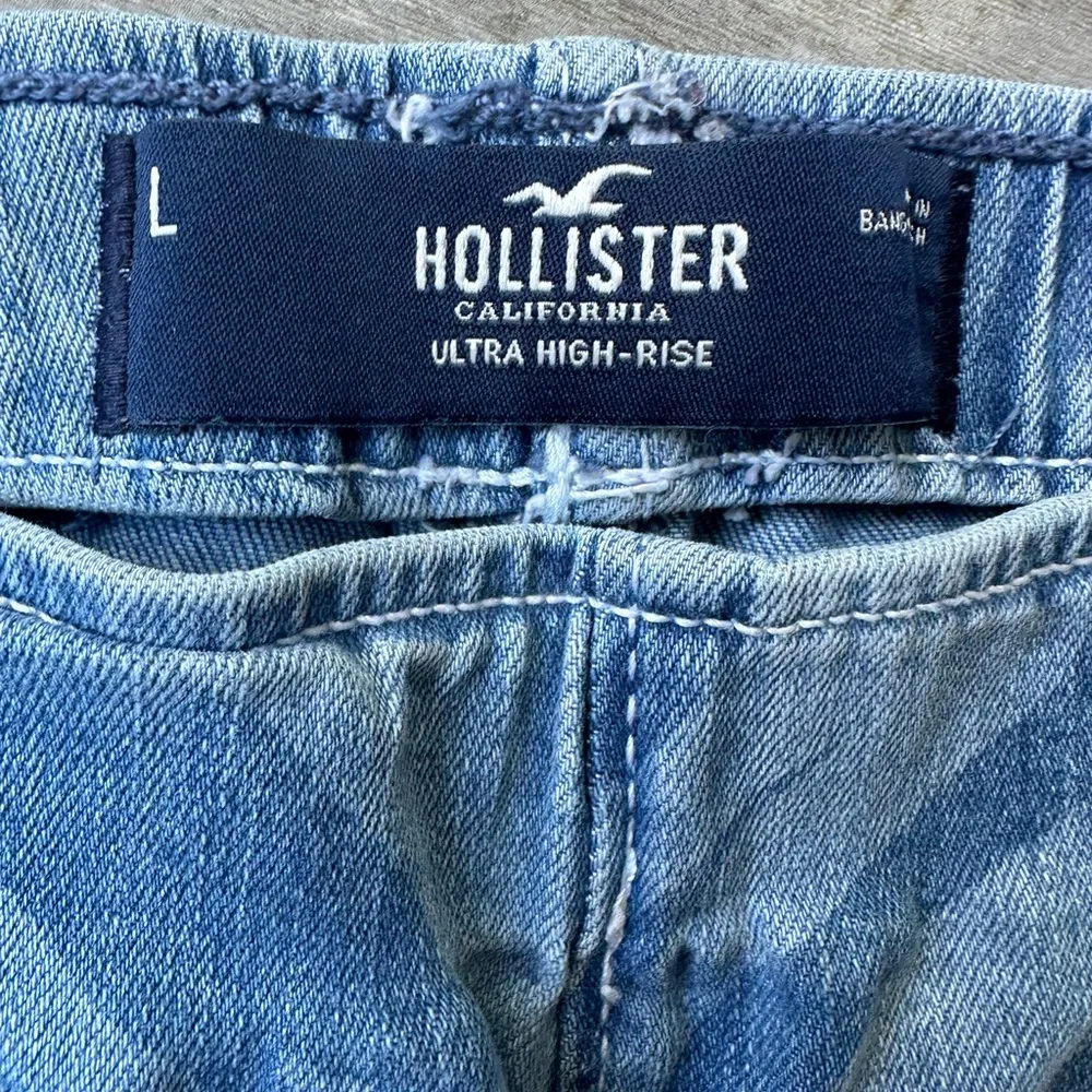 Women’s Hollister, marbled, retro flare denim jeans - Image 2