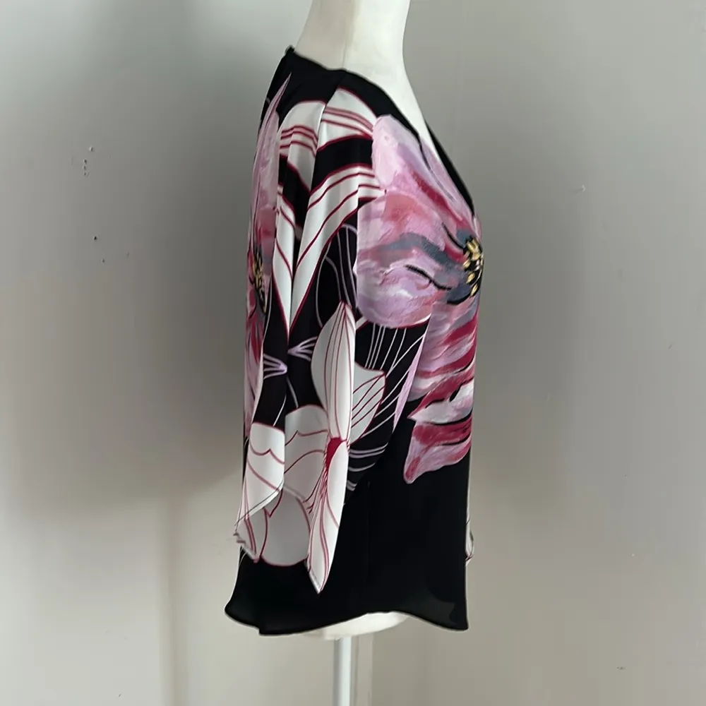 White House Black Market Black and Pink Floral Tunic sz XS - Image 3