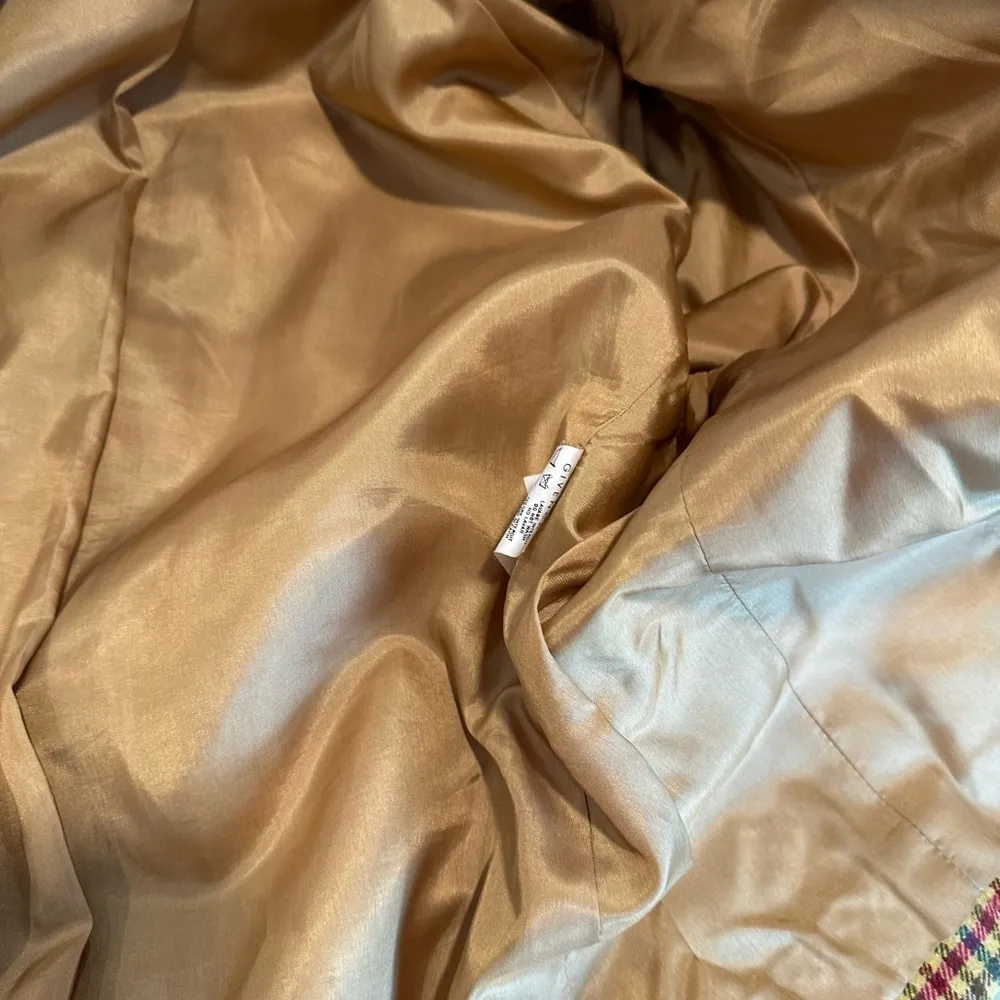 VTG 90’s GIVENCHY Couture Gold Silk Lurex Blazer. Size 44. Mustard Yellow. - Image 10