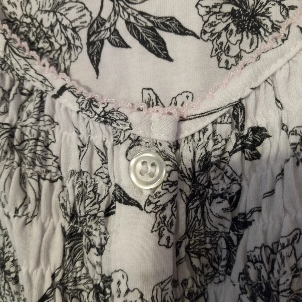 ME by Miss Elaine M Loungewear Top Button Down Front Black Size M - Image 3