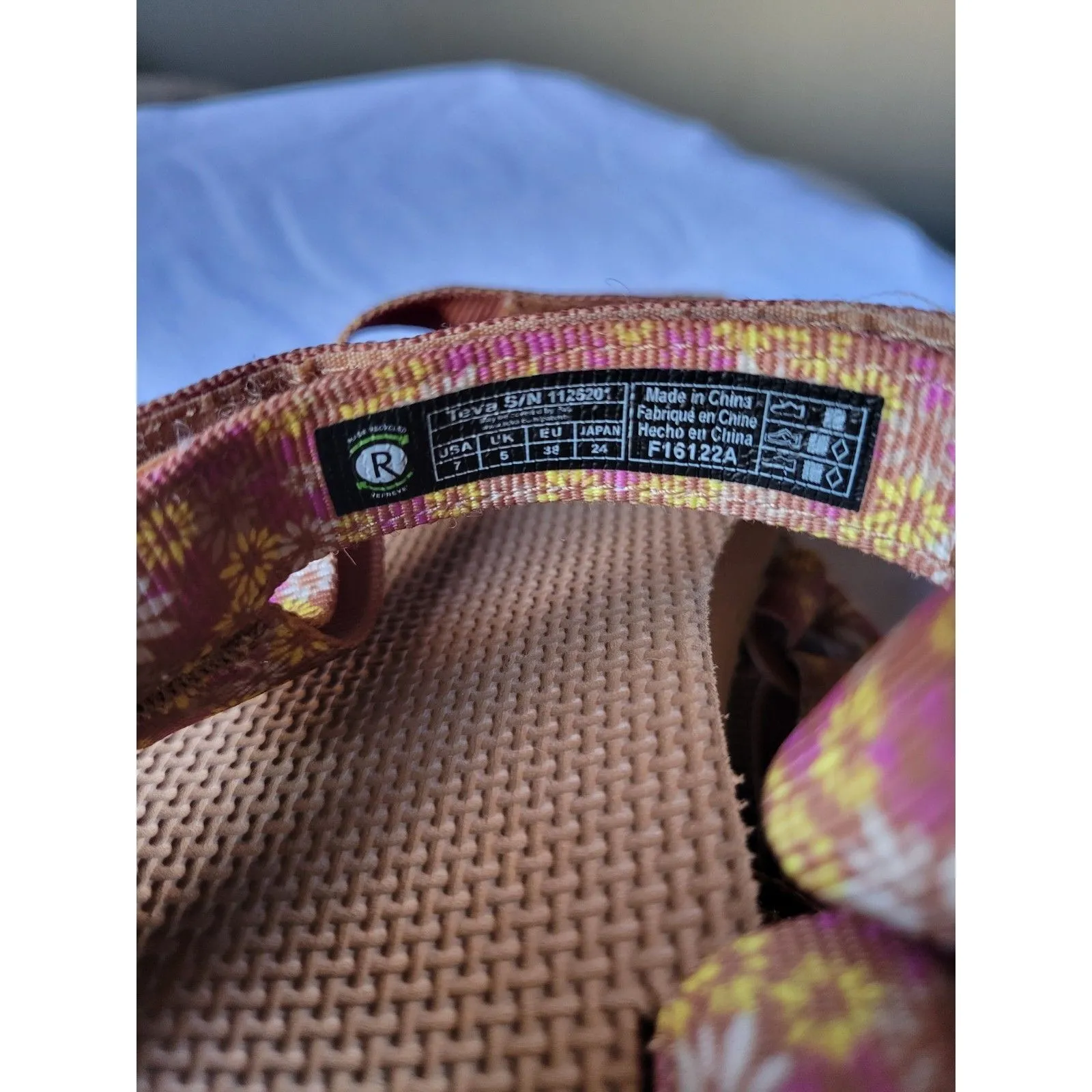 TEVA Flatform  Sandal Universal In Brown Floral Size 7 - Image 6