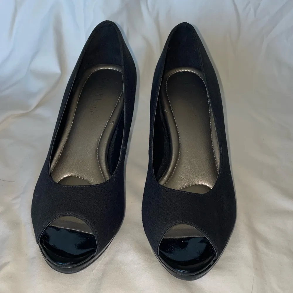 Kelly & Katie Navy Blue Pumps - Image 3