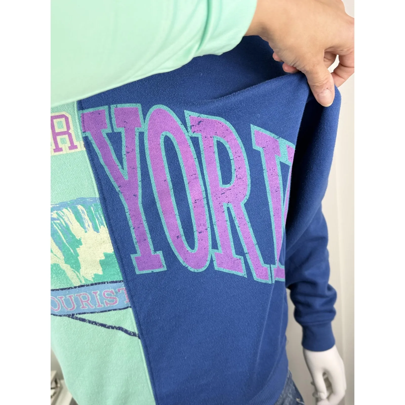 Cute Niagra Sweatshirt Size XS/S Blue - Image 3