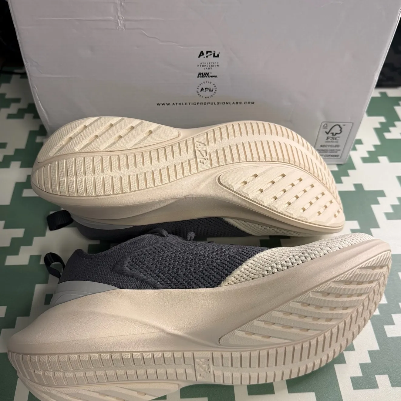 APL TechLoom Dream Running Shoes Alabaster Iron Harbor Grey 8.5 NIB - Image 5