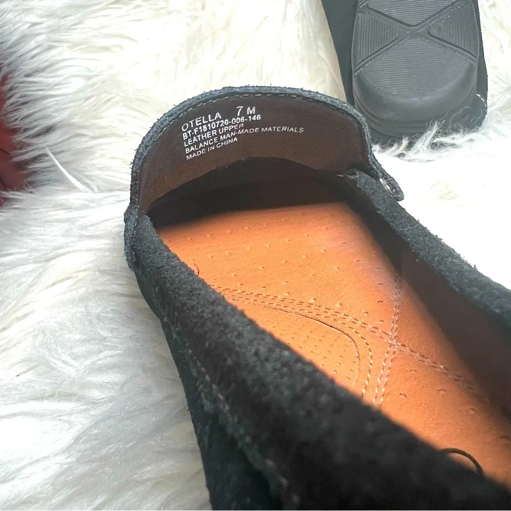 Beartraps Otella Embroidered Suede Loafer/Moccasin Size 7 Black Beautiful Flats - Image 8