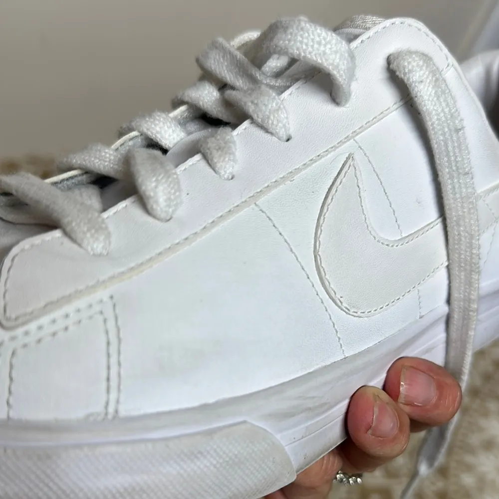Nike White Athletic Shoes Classic Design - Image 7