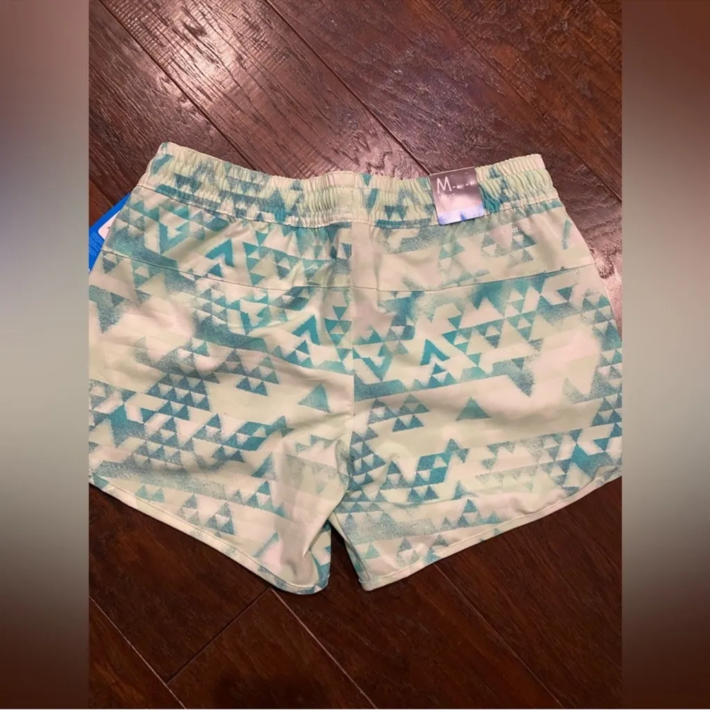 Columbia Women's Omni Shield Regular Fit Shorts - Image 6