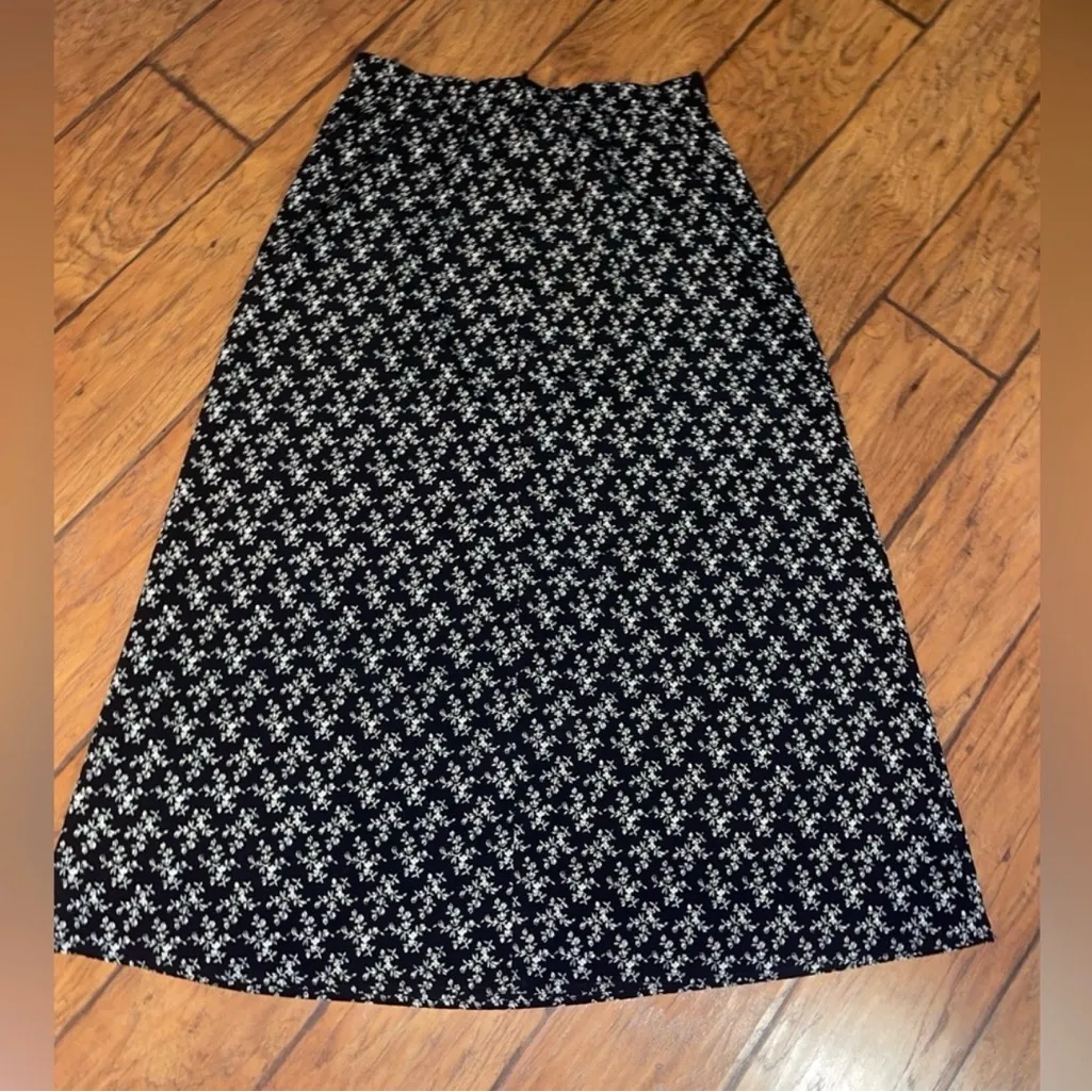 Vintage Studio black and white micro floral print a - Image 4