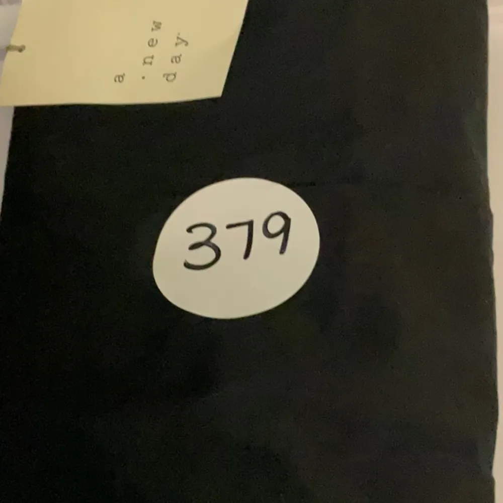 High rise, pleaded front shorts - Image 8