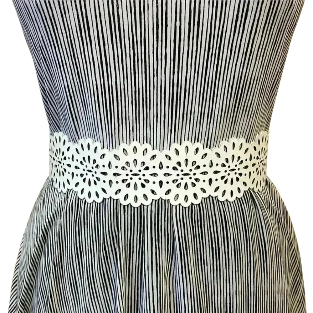 Sleeveless Gray Dress with Lace Waist & Handkerchief Hem - Image 4