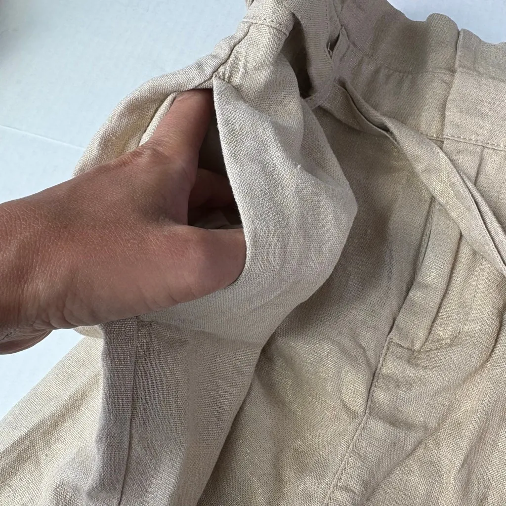 NWT NY&C Soho Linen blend gold shimmer paper bag shorts size small - Image 5