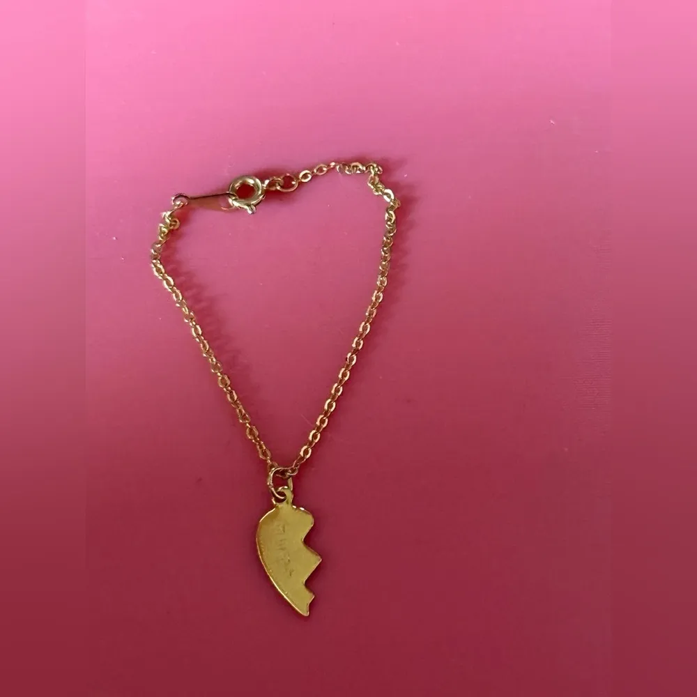 Gold Heart Pendant Bracelet - Image 4
