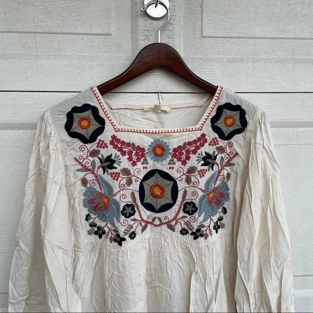 Entro Women’s Shirt Blouse Beige Floral Embroidered 3/4 Sleeve Medium - Image 4