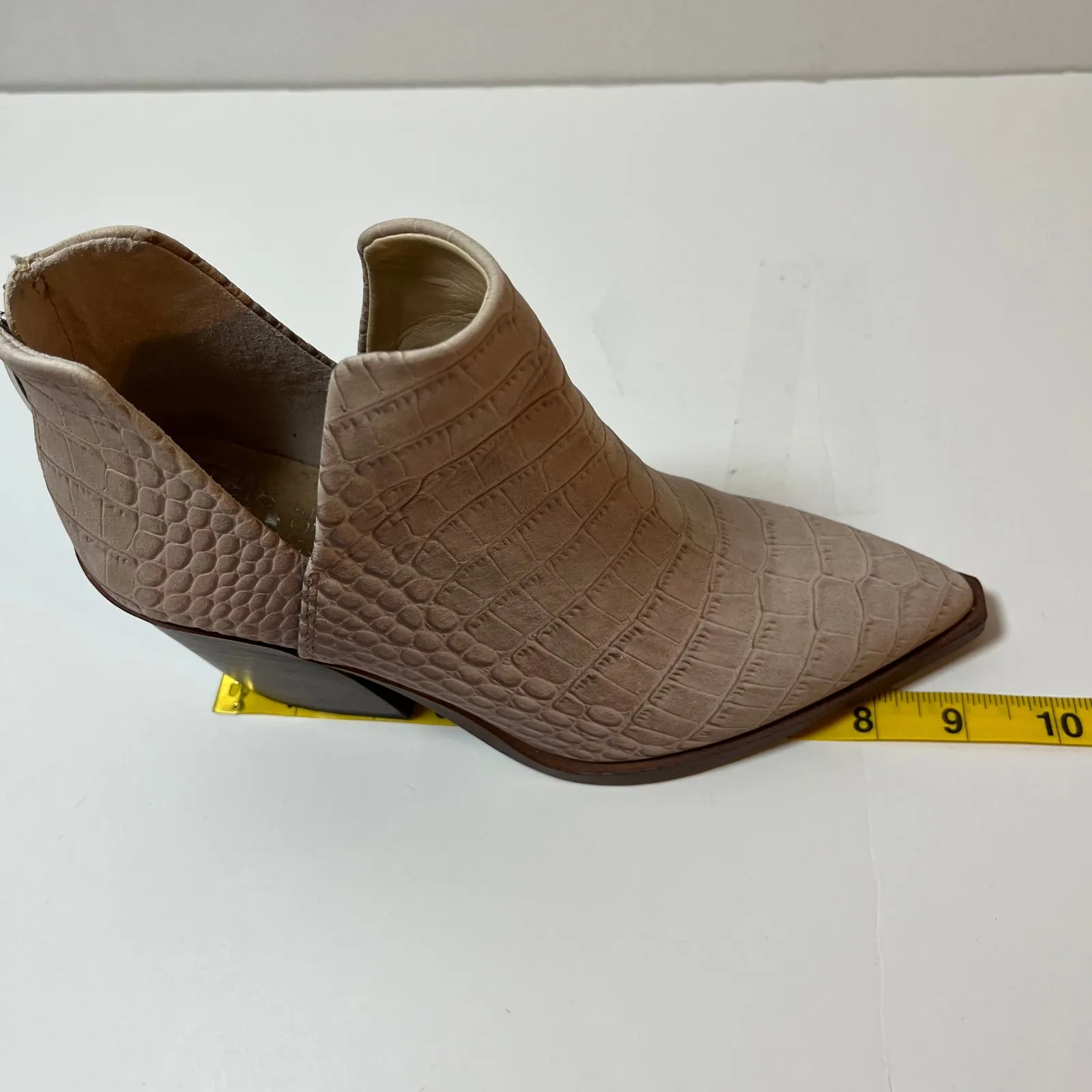 Vince‎ Camuto Gigietta Beige Cream Croc Snake Leather Heeled Ankle Booties 6.5 - Image 12