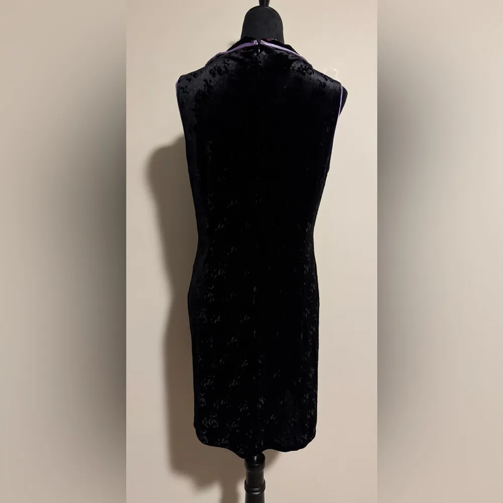 NWT Silver Dragon Black and Purple Crushed Velvet Floral Dress size large Size M - Image 6