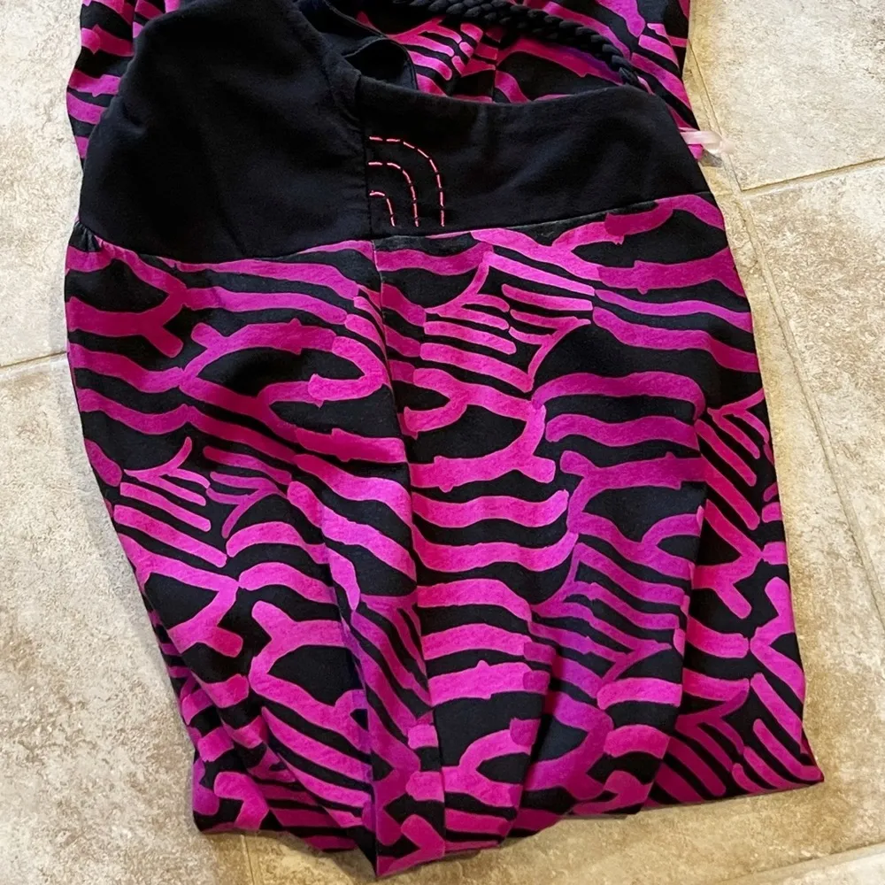 The North Face V Neck Striped Zebra Maxi Dress Black Magenta Pink Pullover XS - Image 4