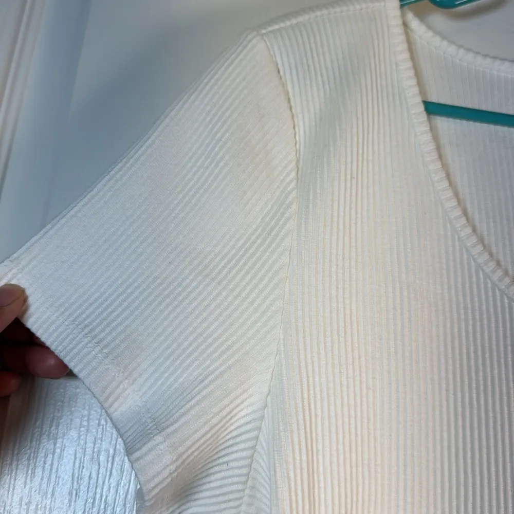 Eloquii White Ribbed Short Sleeve Blouse Bodysuit Size 18/20 EUC #2859 - Image 2