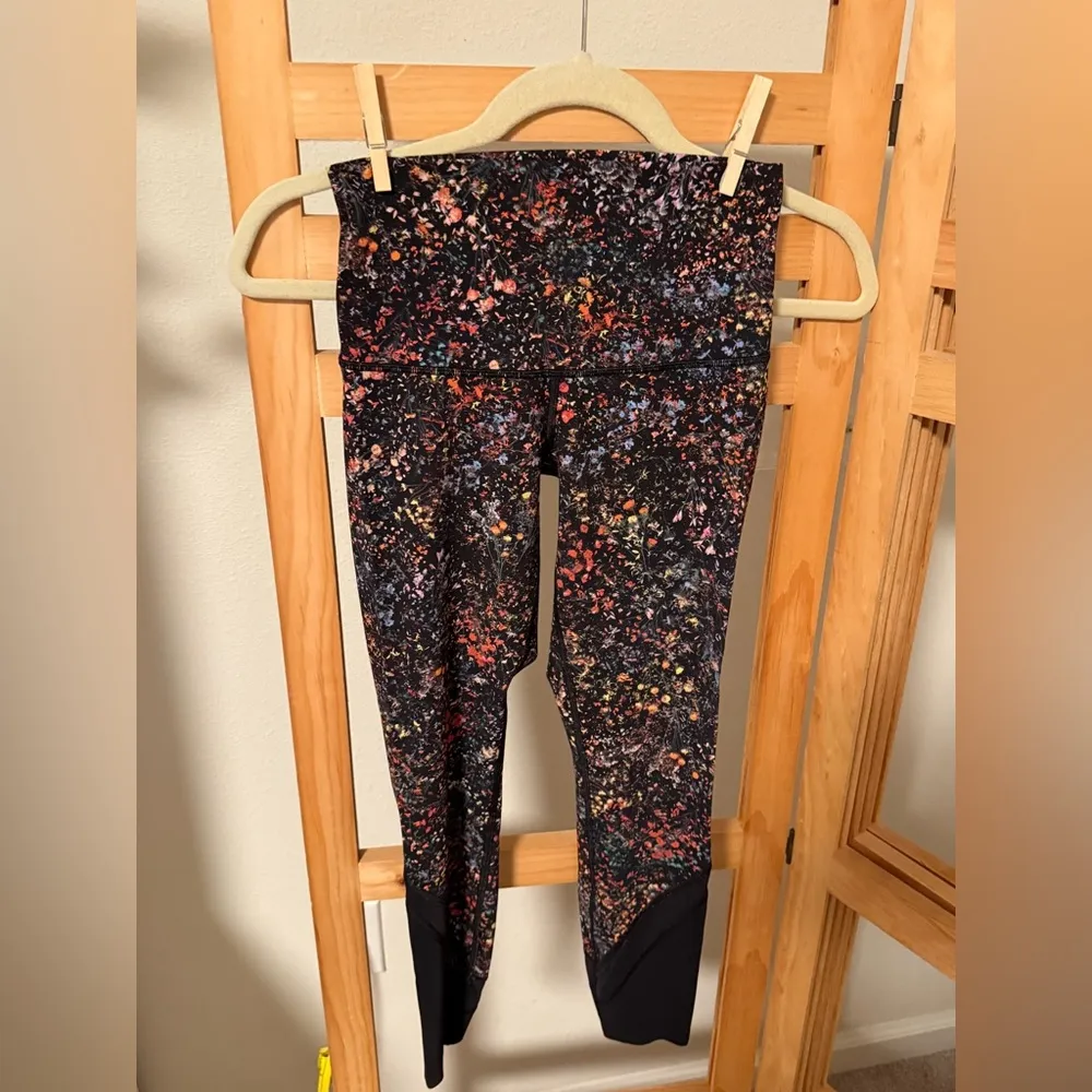 Lululemon Wunder Under Crop II Leggings Flowerescent Multi Luxtreme Size 4 - Image 5