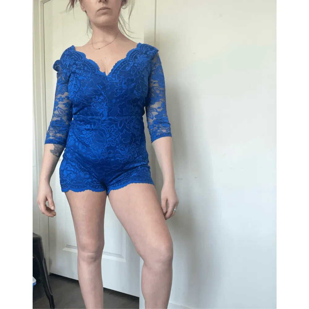 NIKIBIKI womens medium bright Royal Blue lace Romper, open back​ - Image 4