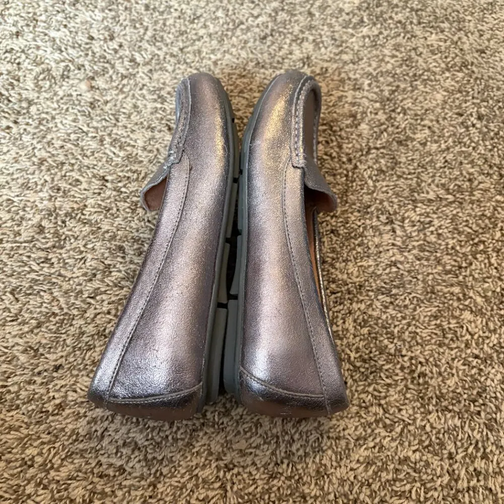 Vionic  Debbie Metallic driver loafer shoes - Image 4