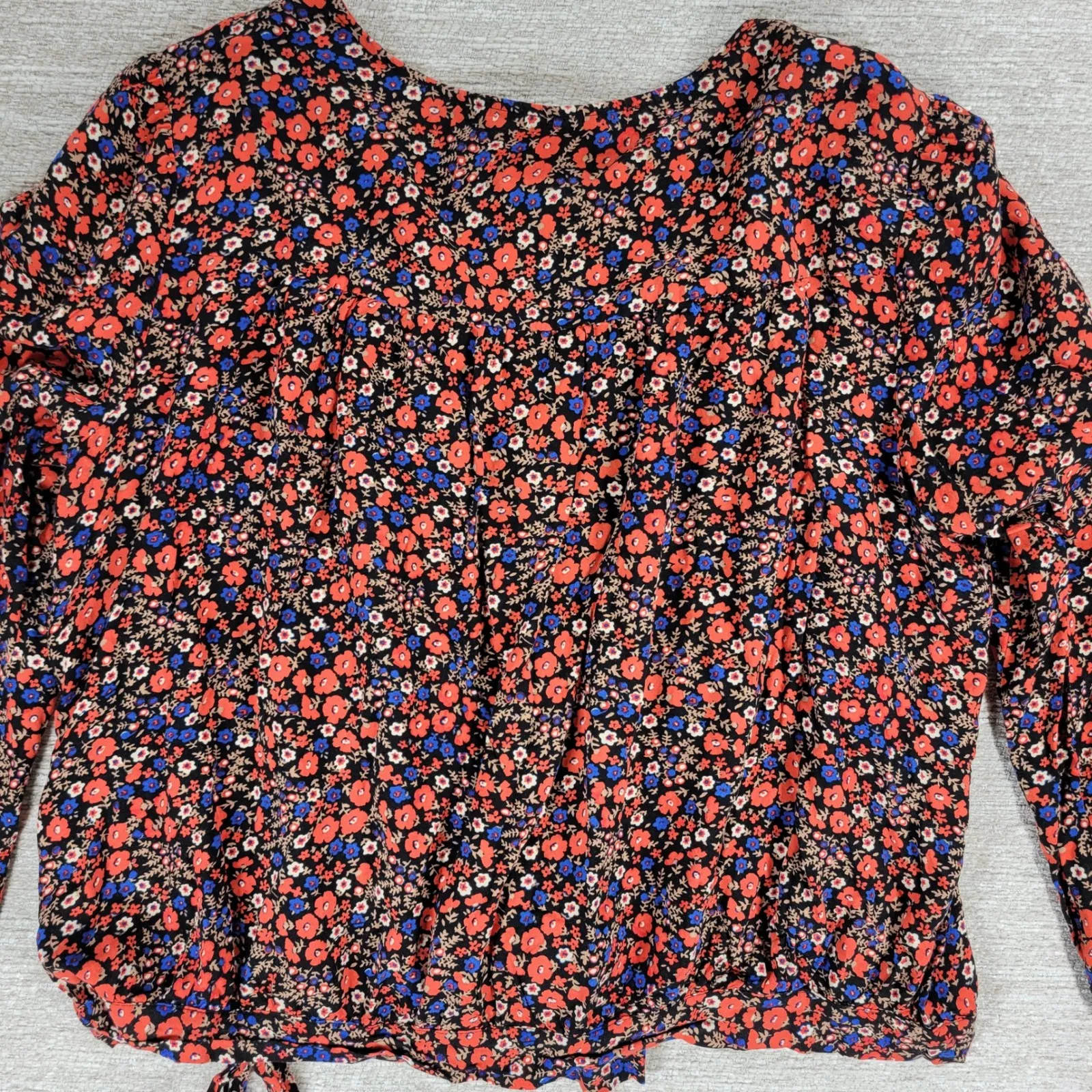 Universal Thread Wrap Top Womens XL Black Red Ditsy Floral Snap Closure - Image 8