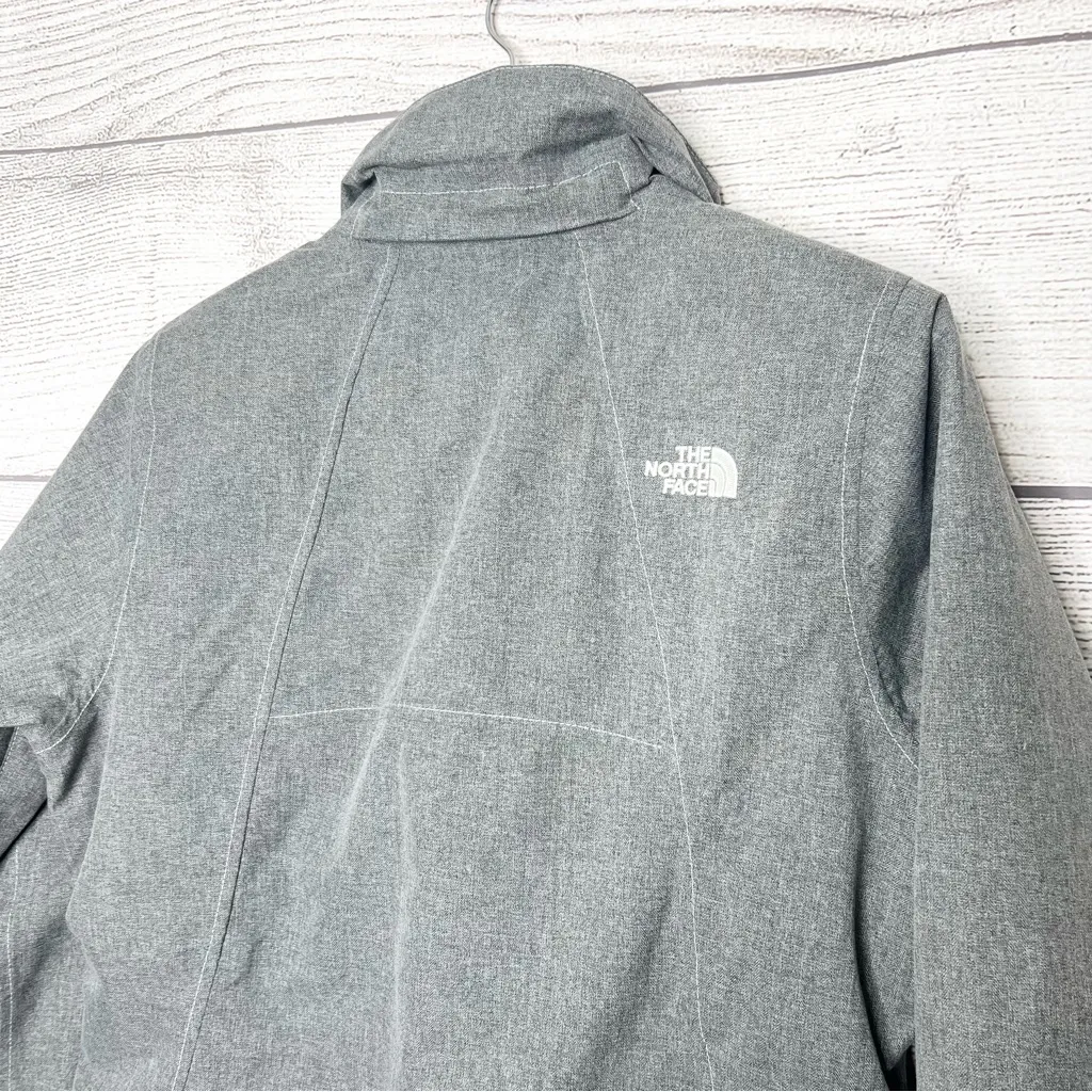 The North Face Gray Women’s HyVent Insulated Outdoor Snow Jacket Size Medium - Image 9