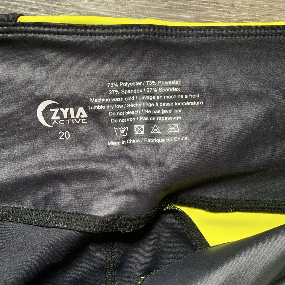 Zyia Neon Yellow and Black Metallic Light n Tight Hi-Rise 7/8 Leggings 20 - Image 5