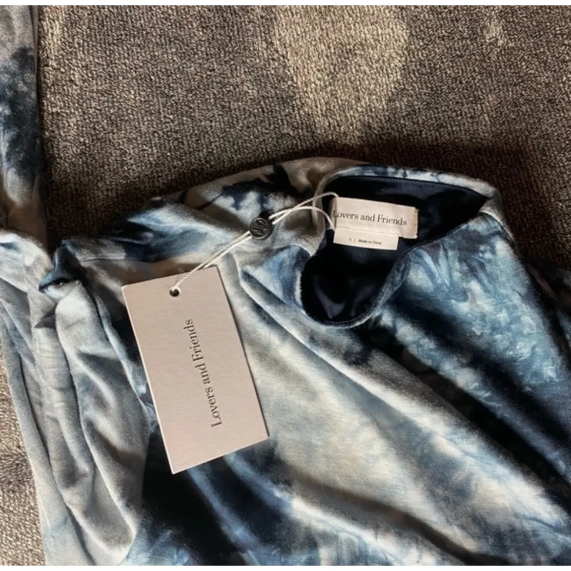 NWT Lovers and Friends Midi Blue & White Tie Dye Dress ( S‎ ) - Image 4