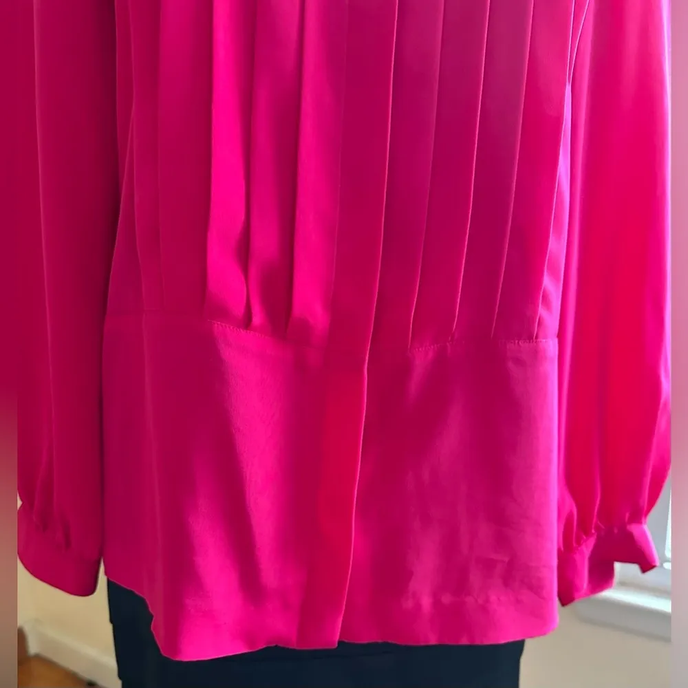 Liz Claiborne Blouse LS Hot Pink Pleated Front No Collar Hidden Buttons … - Image 5