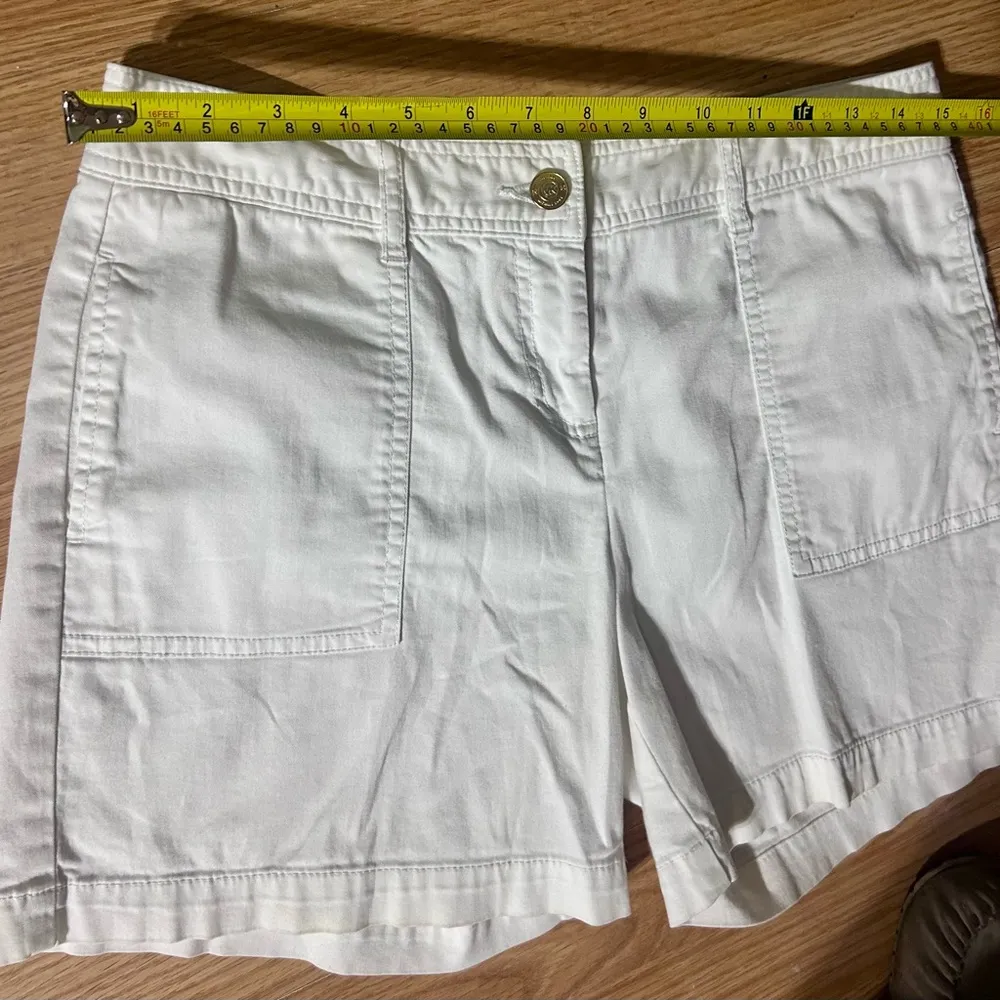 Michael kors MK tan khaki colored shorts women’s 4 - Image 4