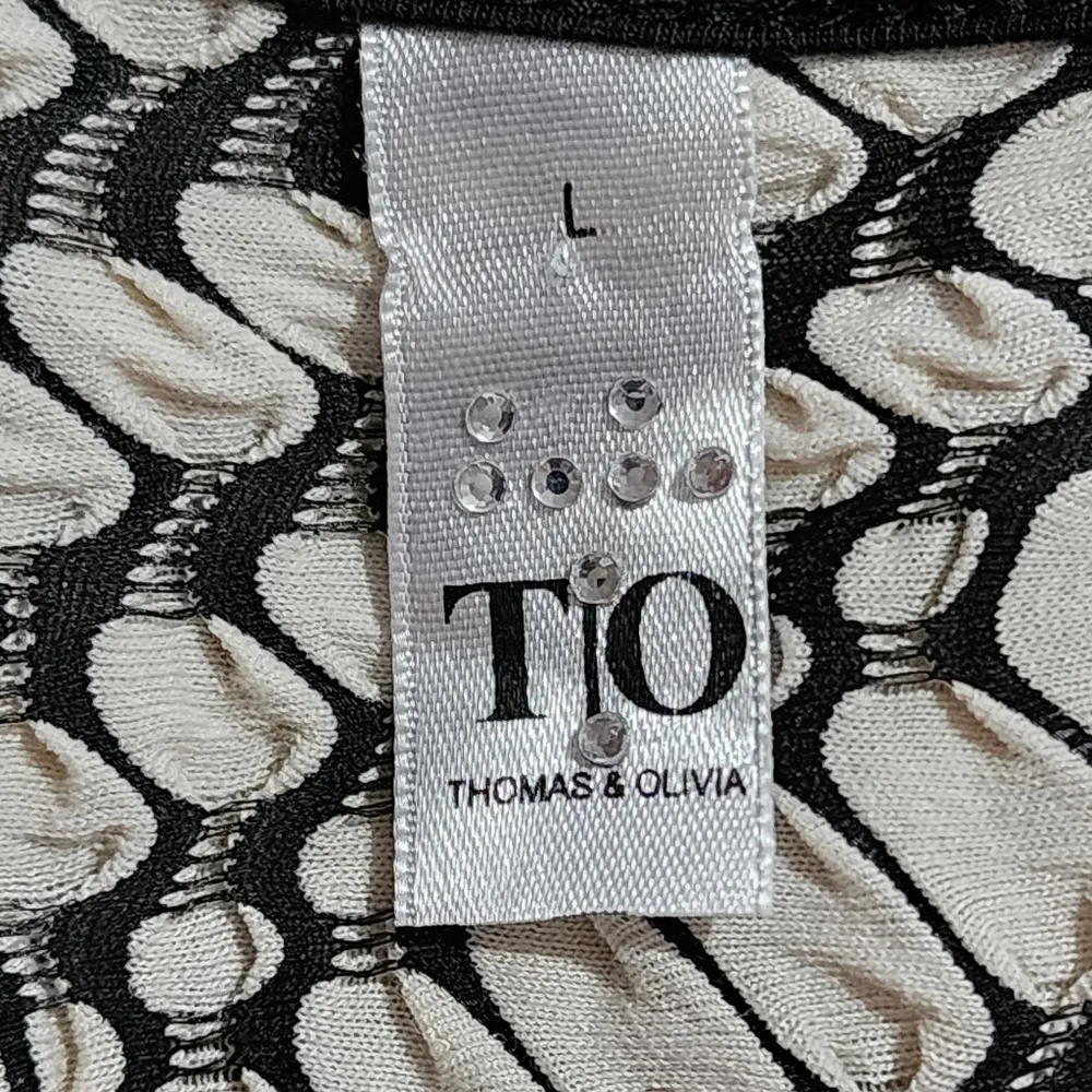 Thomas & Olivia Black Ivory Geo Textured Knit Assymetric Tunic Size Large - Image 6