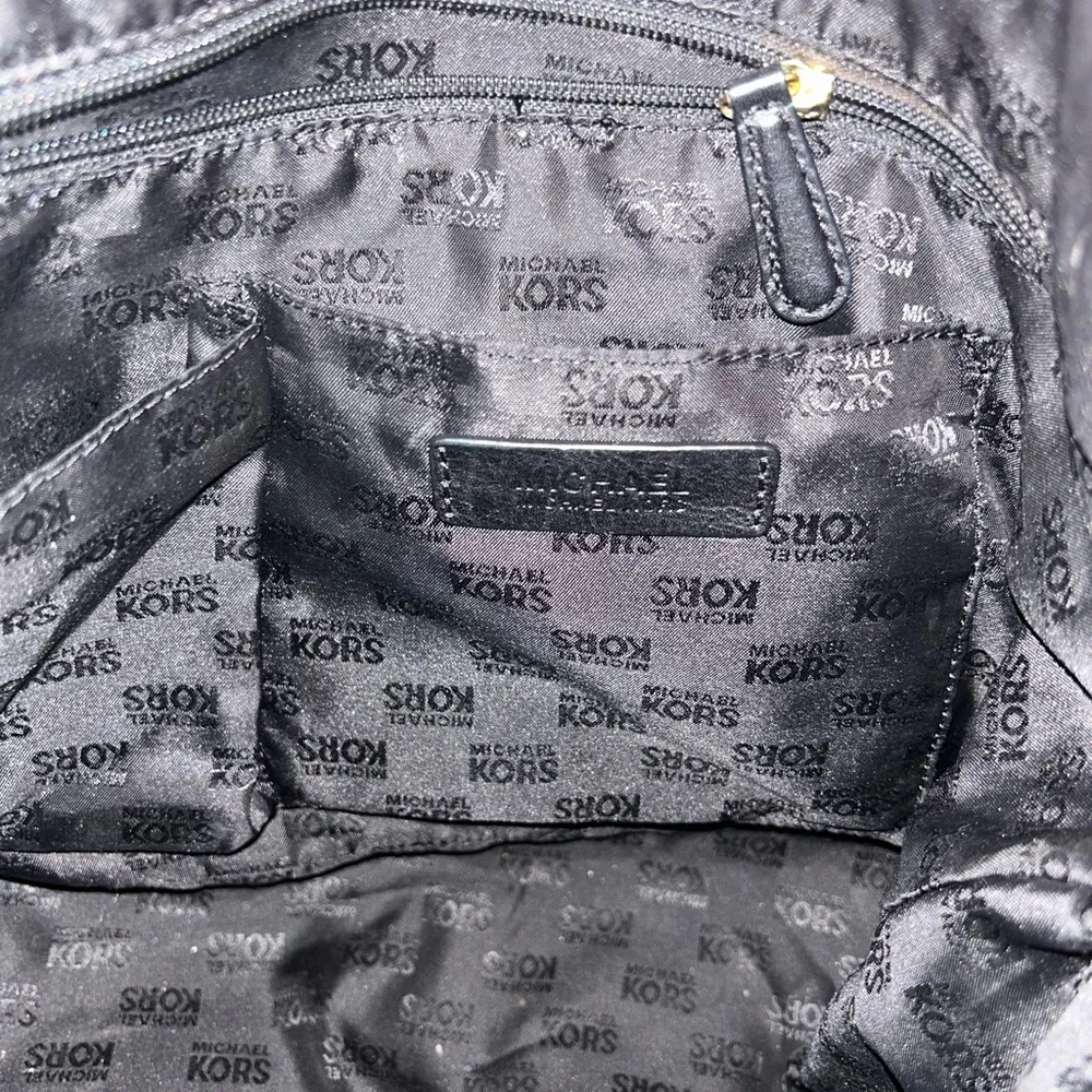 Micheal Kors extra long nude purse - Image 4