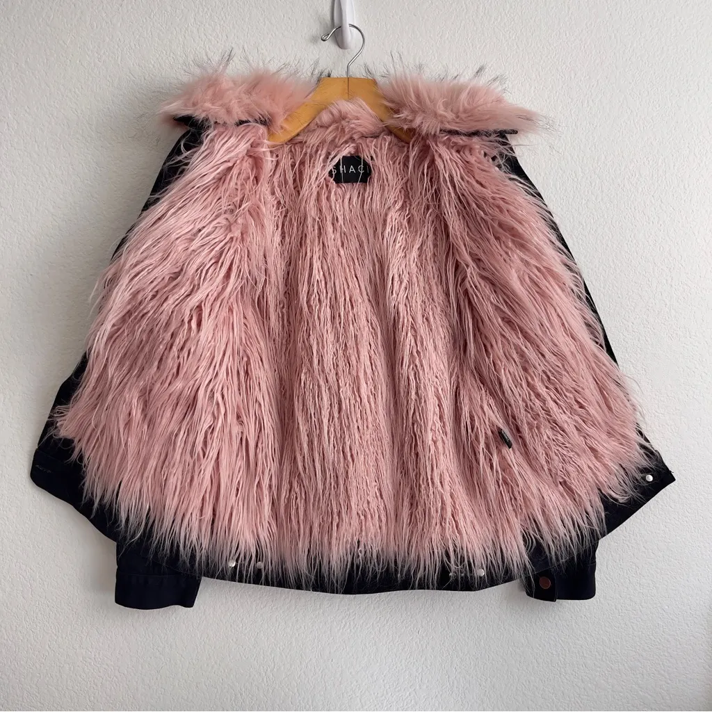 SHACI Like New Denim Faux Fur lined jacket removable lining Sold Out on line Black Size M - Image 4