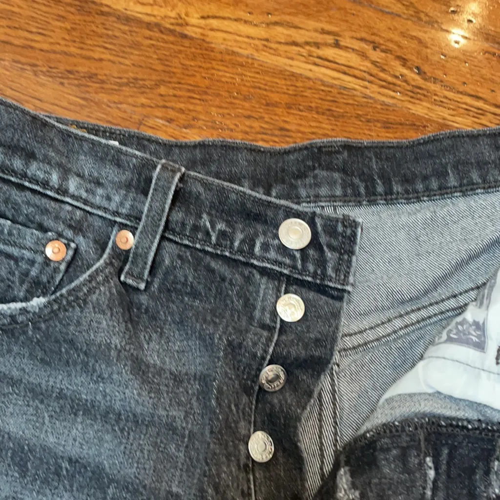 Levi’s 501 denim black wash short size 29 - Image 8