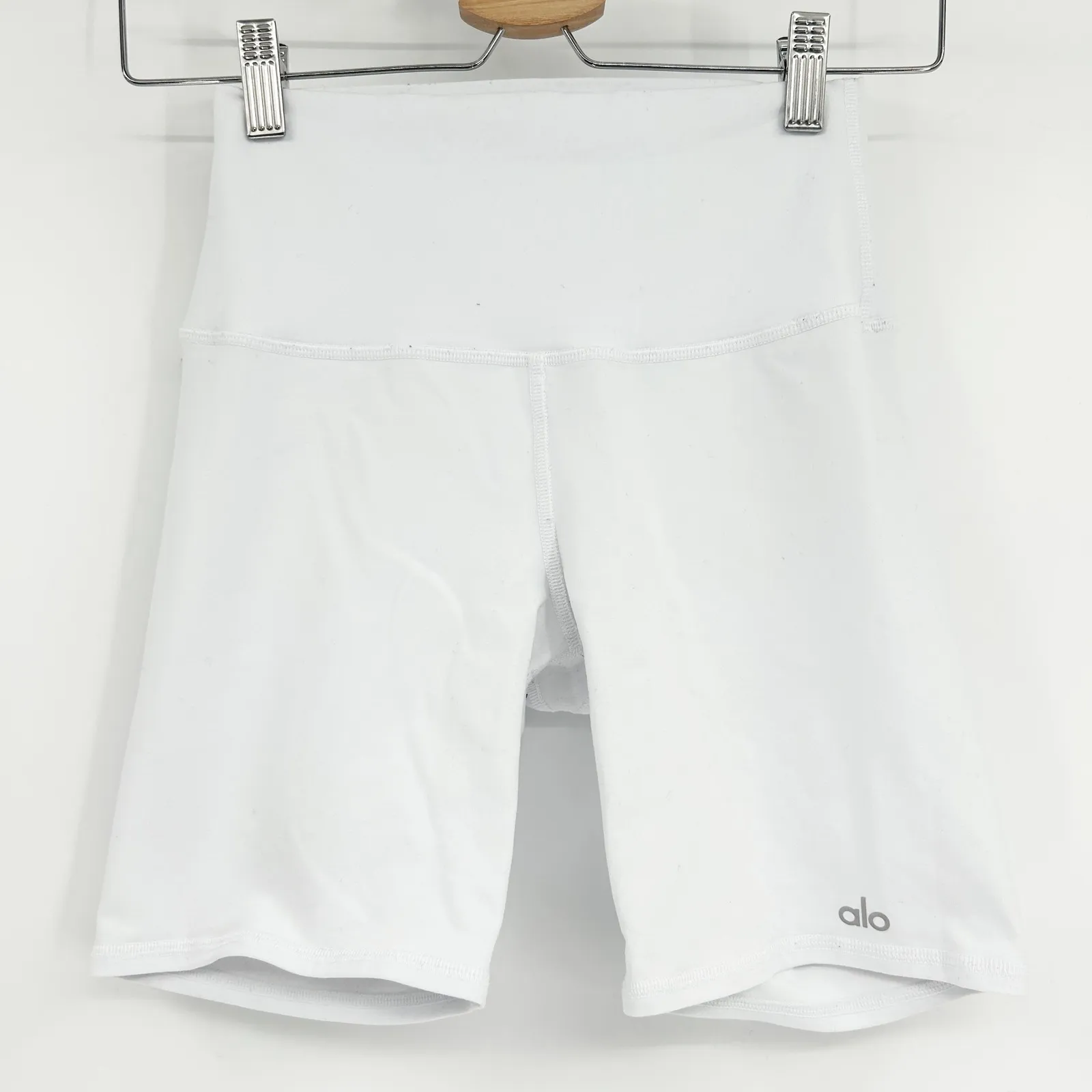 Alo Yoga Womens 7" High Waist Biker Shorts Size XS White Workout Activewear Gym - Image 3
