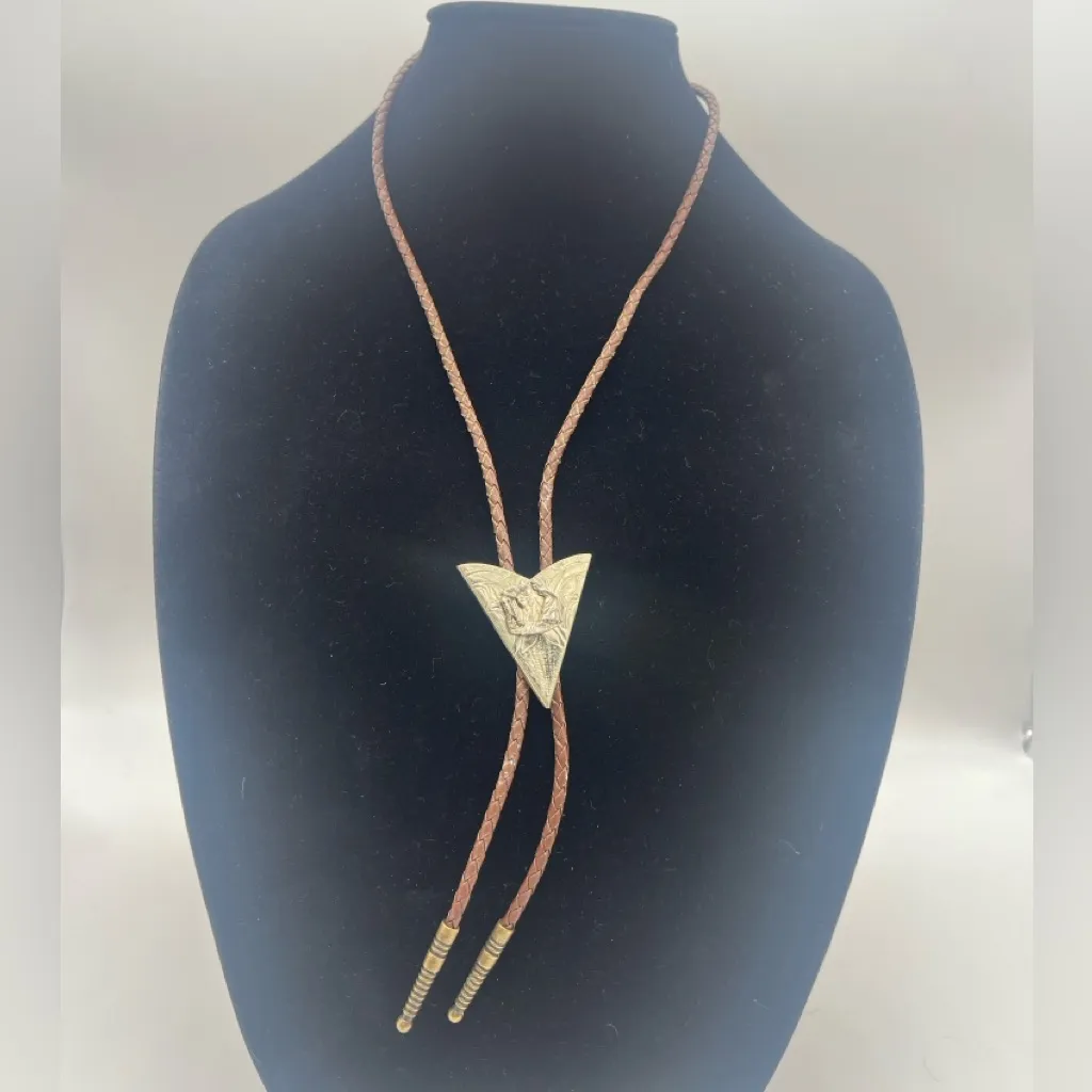 Vintage square Dancing Bolo, Western Triangle arrowhead Leather Necklace Gold - Image 4