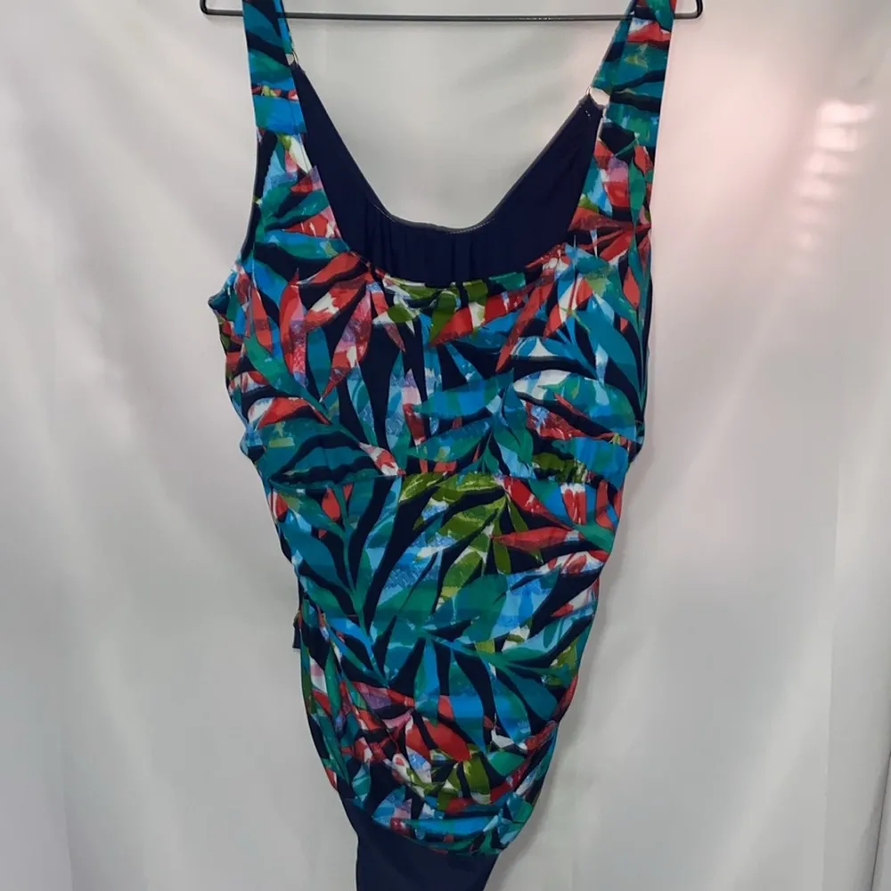 TRIMSHAPER ONE PIECE SWIMSUIT WO PLUS SIZE 30 VIVID PRINT SIDE RUSHING EUC CLEAN Black - Image 4