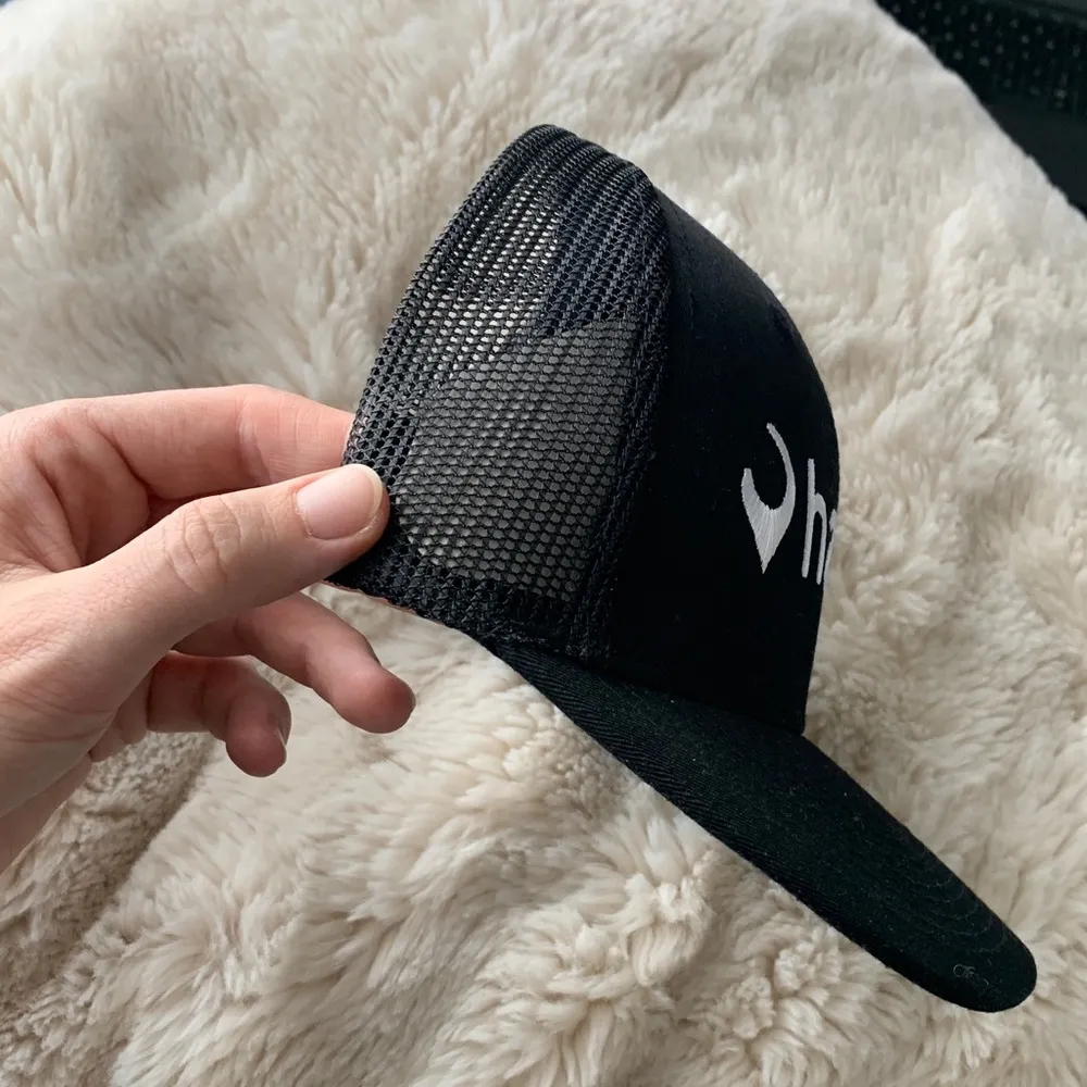 Handful Trucker Hat Cap Mesh Snapback Black One Size Unisex NWT - Image 4