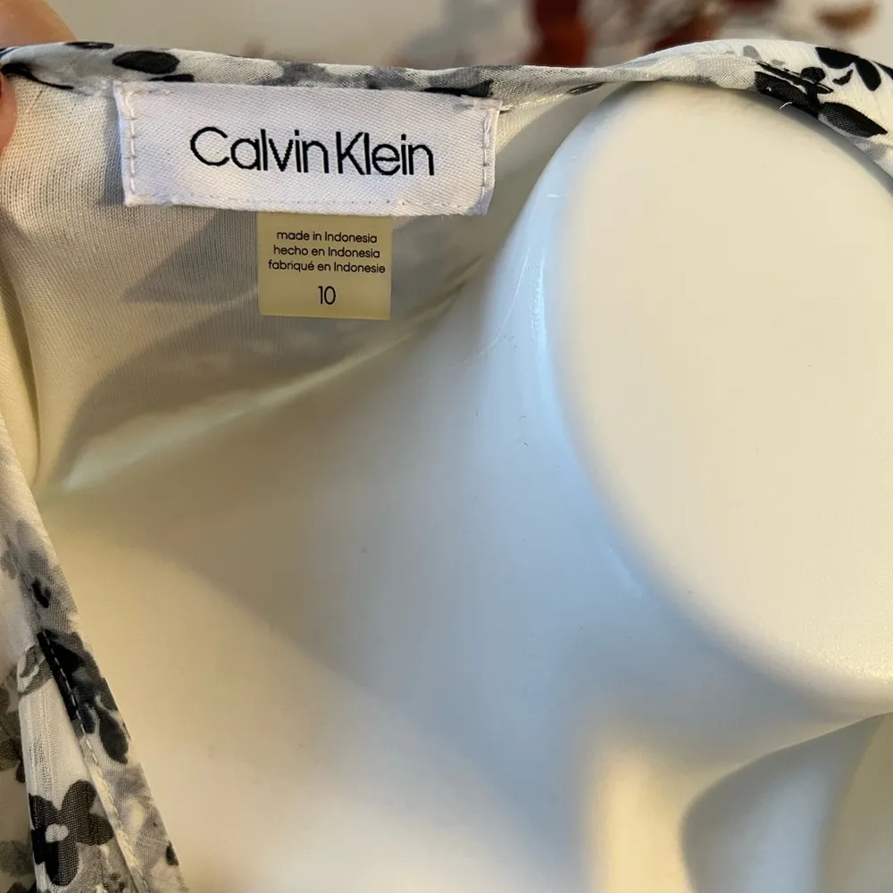 Calvin Klein wrap dress - Image 6