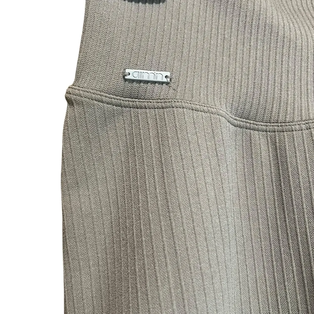 AIM'N Latte Statement Seamless Leggings in oatmeal Size Small Tan - Image 9