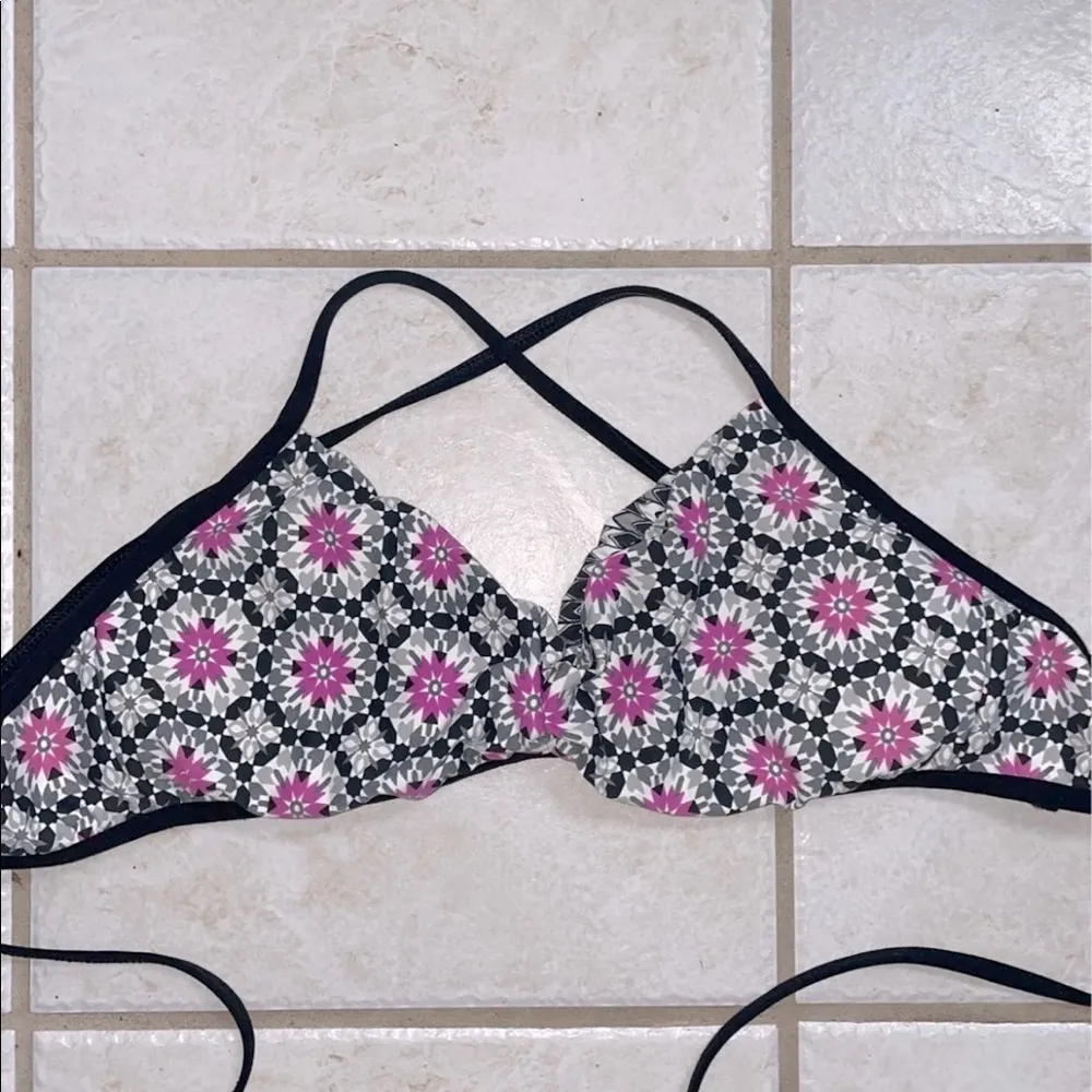NEXT Reversible Bikini Top Women’s 38C Black White Pink Floral Swimsuit sporty - Image 3