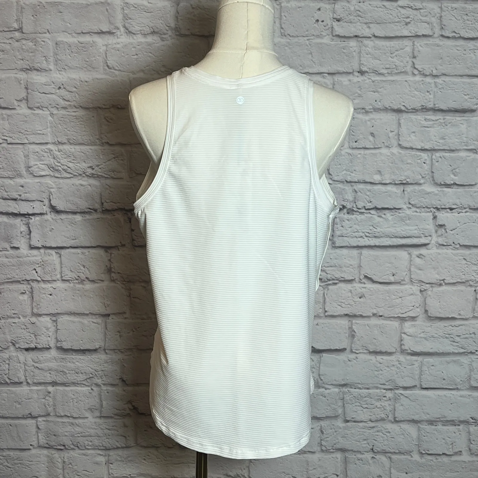 Calia White Textured Tank Top Women's Medium NWT - Image 2