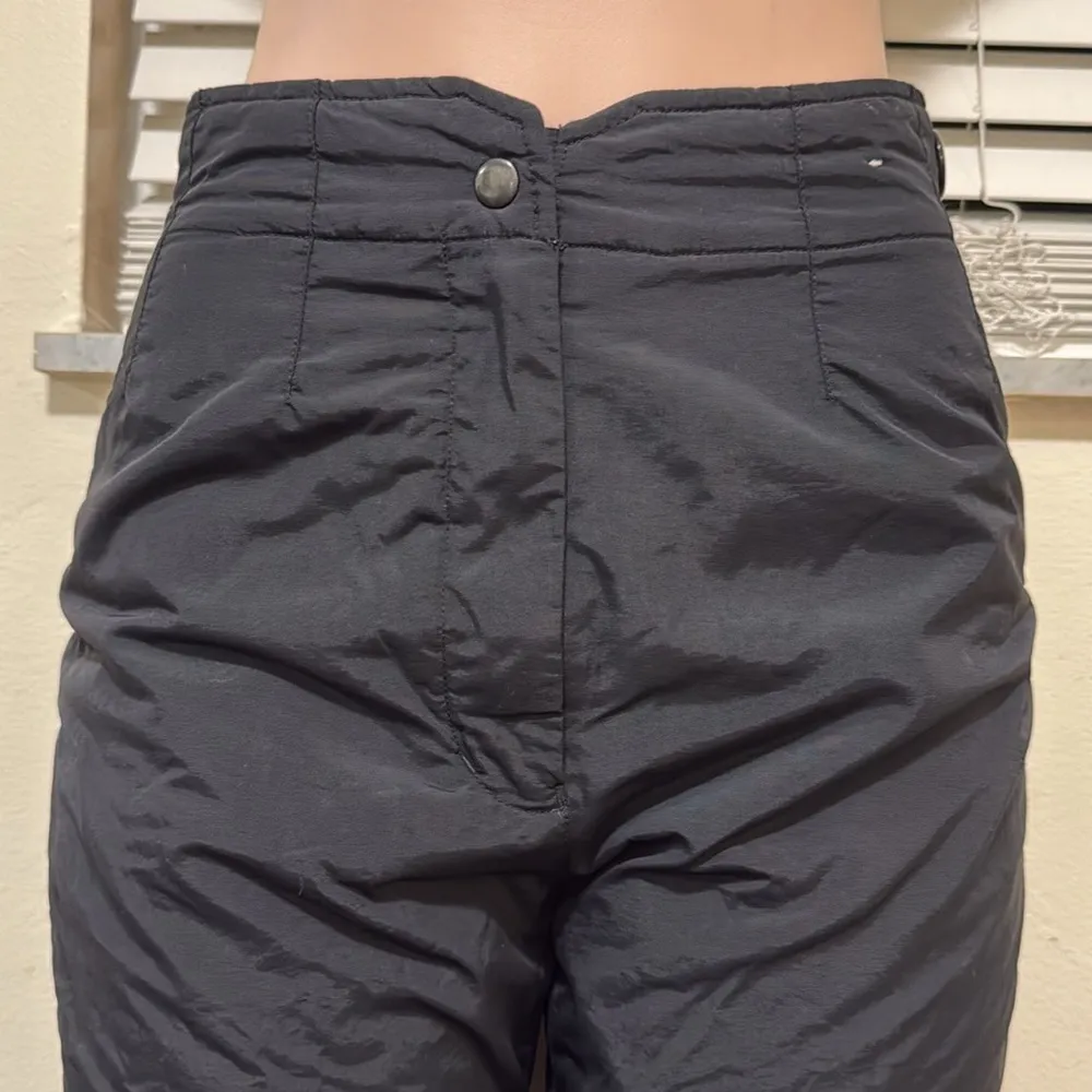 Obermeyer woman size 8 black ski snow pants - Image 2