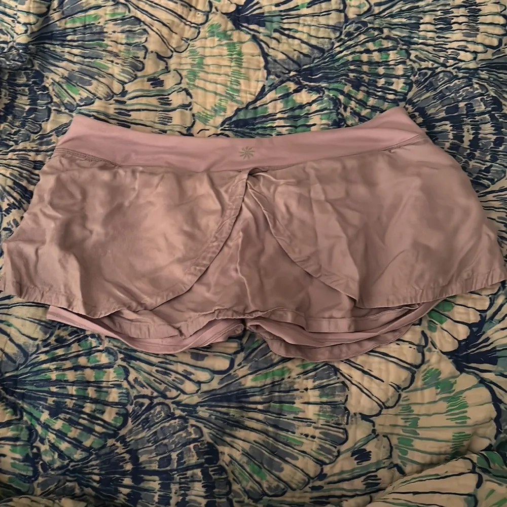 Athleta Flutter Skort light lilac size medium excellent condition - Image 4