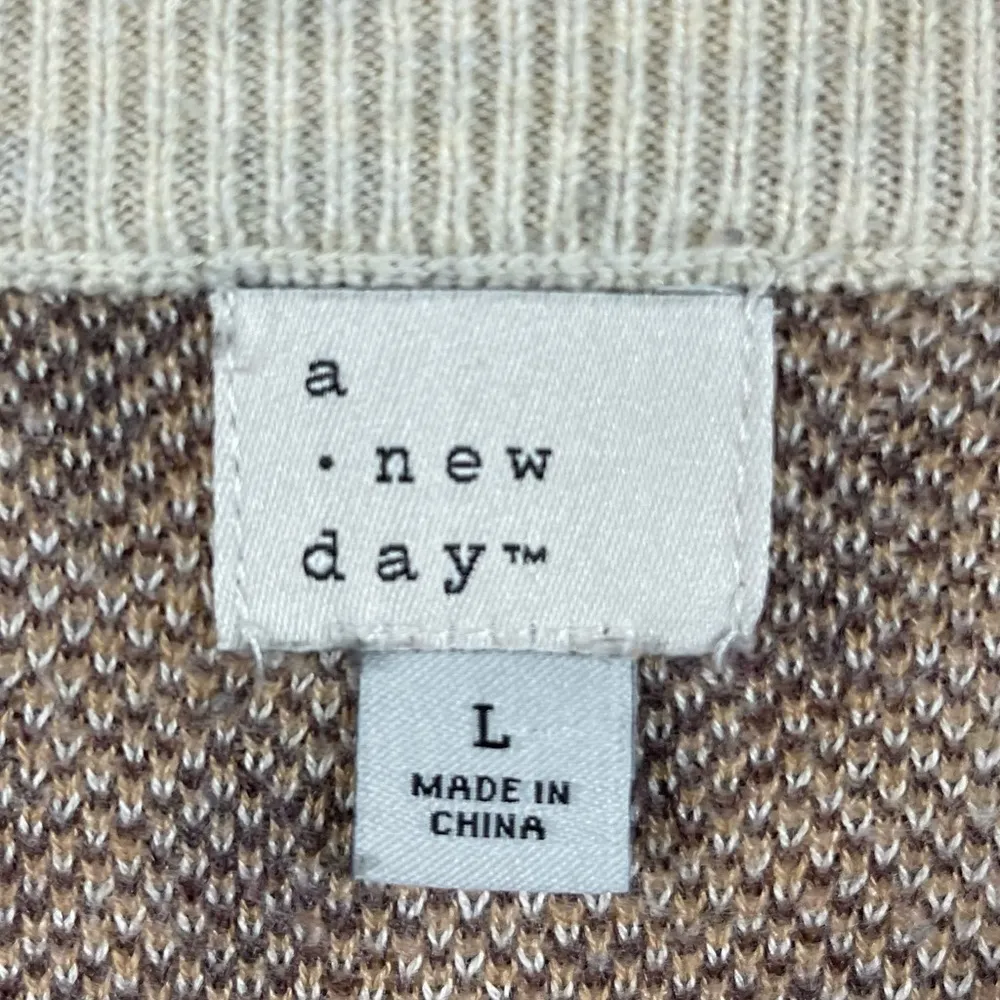 a new day Size Large Leopard Print Crewneck Sweater Animal Print Neutral Slouchy - Image 3