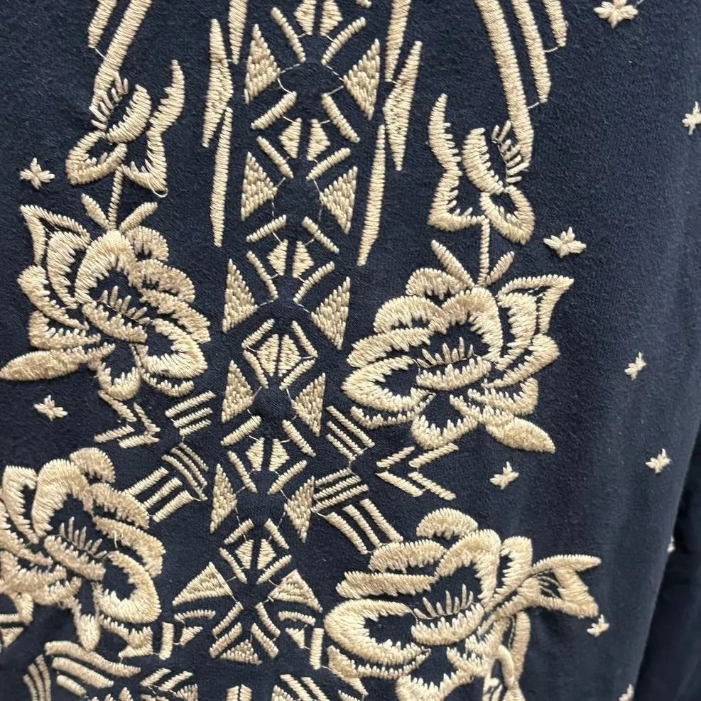 Johnny Was Size M Embroidered Sweatshirt Navy Blue FLAWS - Image 3