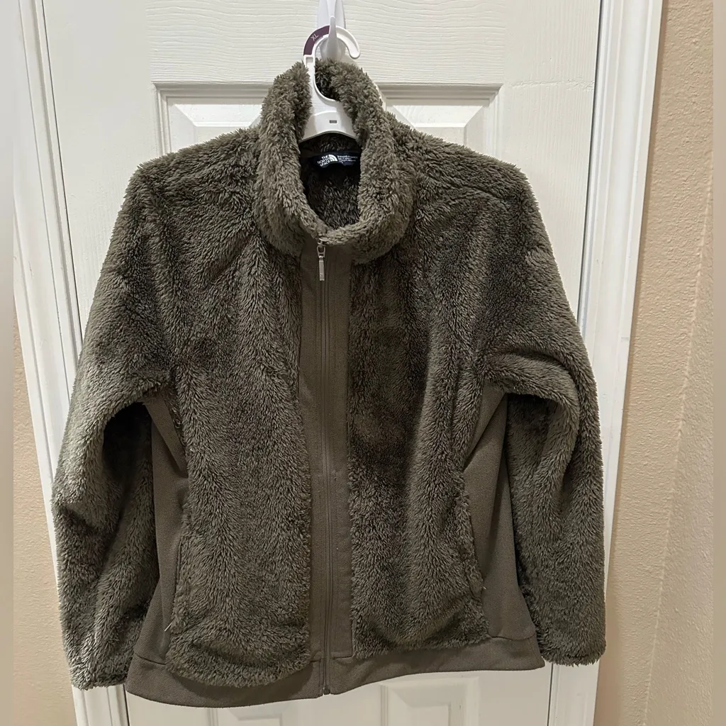 The North Face Jacket Fully Zipped
Wooly Fleece Large - Image 11