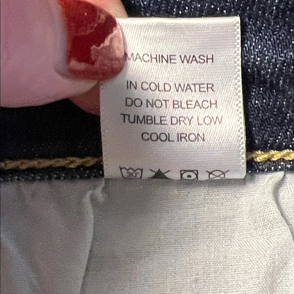 Judy Blue Women's Mid Rise Jean Shorts Size Medium - Image 4