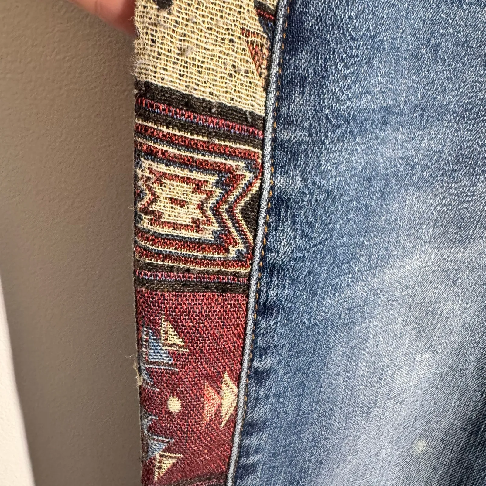 Judy Blue Jeans Women 30 Relaxed Skinny Distressed Southwestern Navajo Aztec - Image 8